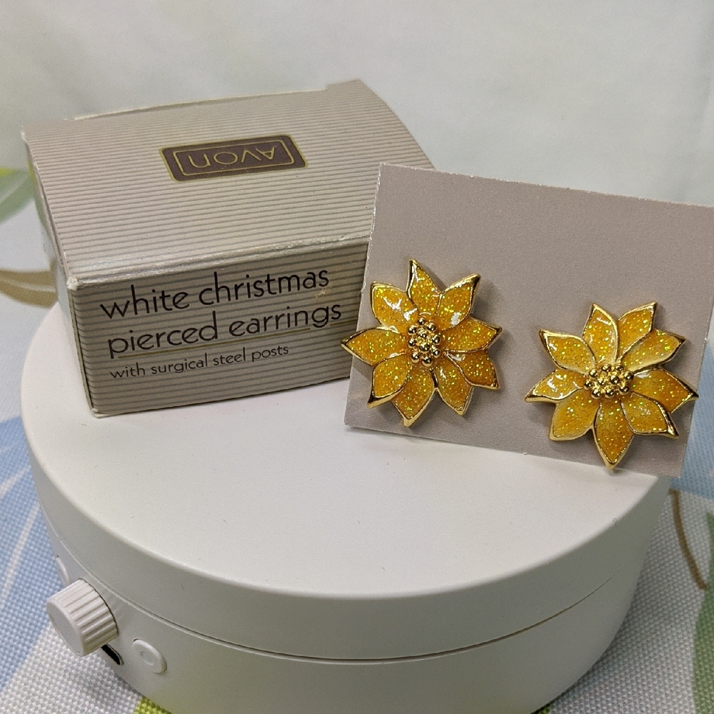 Avon Vintage "White Christmas" Gold-tone Pierced Earrings, 1987, NWT/NOS